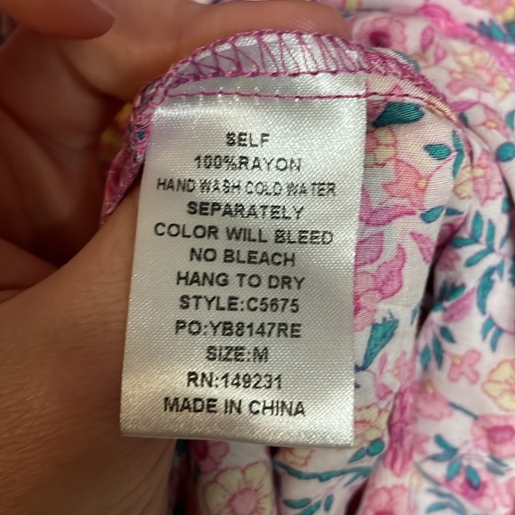 Kori size Medium Open Floral Pink Kimono Wrap with Waist Tie and Wide Sleeves - Picture 6 of 8